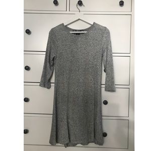 3/4 length sleeve women’s dress *GREAT FOR FALL!!*